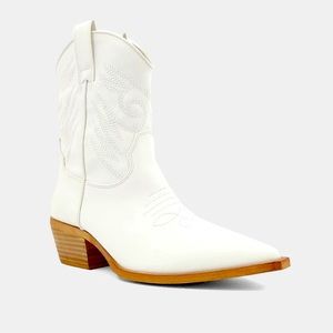 White Cowgirl boots worn once